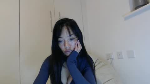 esmay 19 online show from November 8, 1:32 am