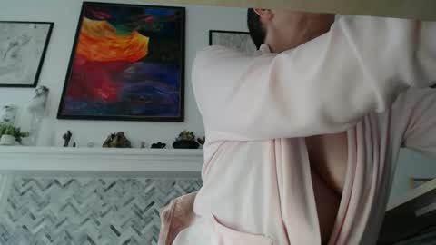 Aurora Willows online show from April 11, 4:10 pm