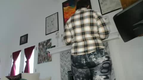 Snapshot of 11willowandjohn11 chatting on February 8, 3:31 pm Aurora Willows online show from February 8, 3:31 pm