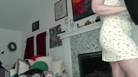 Snapshot of 11willowandjohn11 chatting on March 11, 11:44 am Aurora Willows online show from March 11, 11:44 am