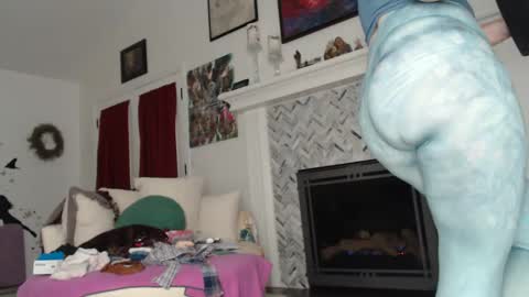 Snapshot of 11willowandjohn11 chatting on March 10, 11:12 am Aurora Willows online show from March 10, 11:12 am