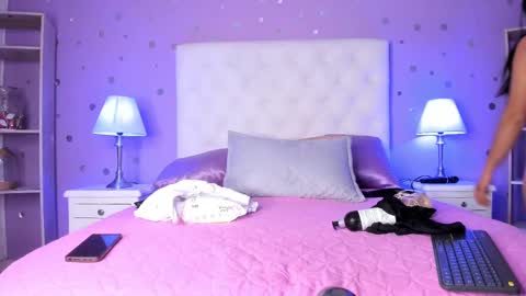 Snapshot of 15_scarlette chatting on October 1, 3:44 am Scarlette online show from October 1, 3:44 am