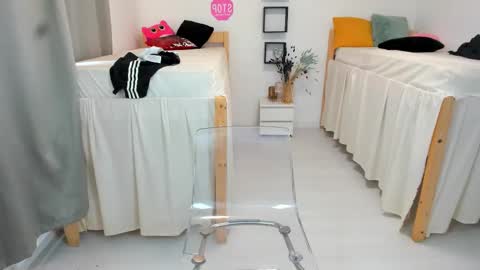 18perfecttits online show from December 19, 8:39 am