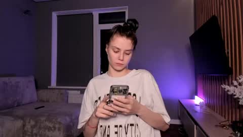 Lily 3 online show from April 28, 8:24 pm