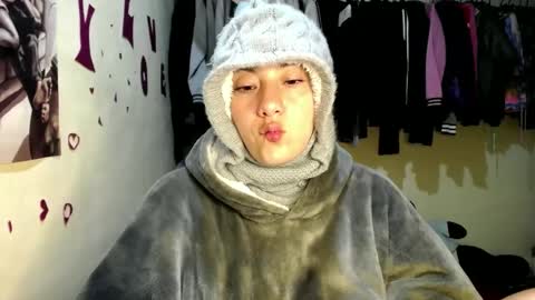 1kandylove online show from October 5, 4:28 am