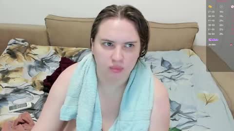 1LINDSEY1 online show from June 1, 10:50 am
