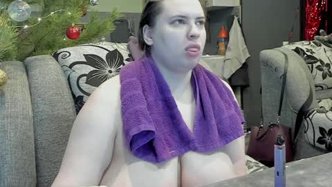 Snapshot of 1lindsey1 chatting on December 24, 8:11 am 1LINDSEY1 online show from December 24, 8:11 am