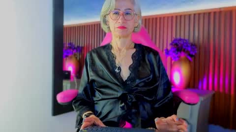 Miss Monserrate online show from April 13, 1:56 pm