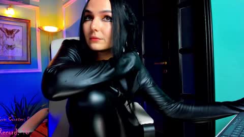 Moona  online show from February 13, 6:05 pm