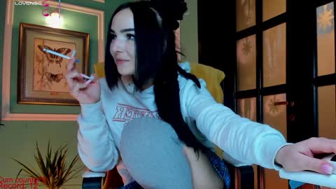 Moona  online show from January 22, 3:40 pm