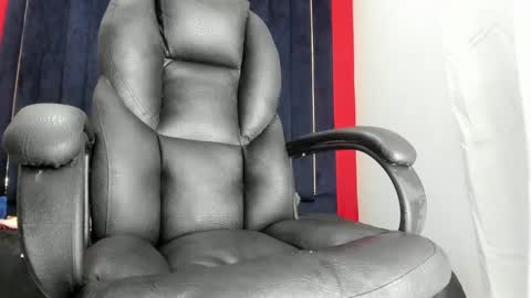 Isabella online show from December 17, 1:05 pm