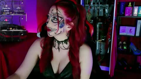 Snapshot of 2diamond_eyes chatting on October 18, 2:47 am Arianna online show from October 18, 2:47 am