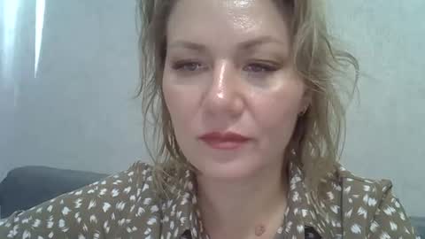 Snapshot of 3susie chatting on September 30, 8:42 am 3susie online show from September 30, 8:42 am