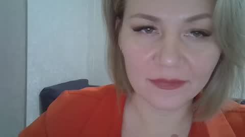 Snapshot of 3susie chatting on October 10, 8:19 am 3susie online show from October 10, 8:19 am