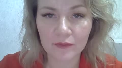 Snapshot of 3susie chatting on October 2, 8:30 am 3susie online show from October 2, 8:30 am