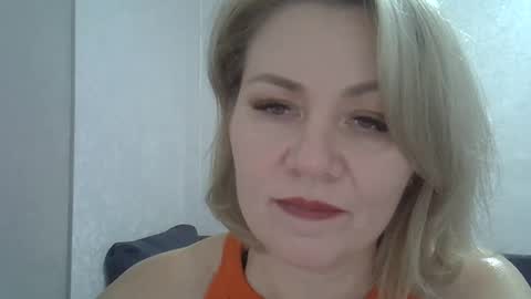 Snapshot of 3susie chatting on October 25, 10:12 am 3susie online show from October 25, 10:12 am