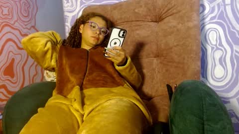 Snapshot of 420viol3ta_ chatting on October 1, 2:38 am Violeta online show from October 1, 2:38 am