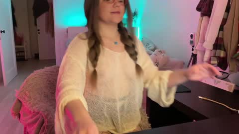    online show from February 8, 5:18 pm
