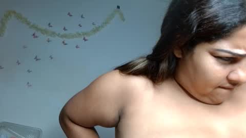 Snapshot of 69smallstar chatting on October 19, 10:12 pm star online show from October 19, 10:12 pm