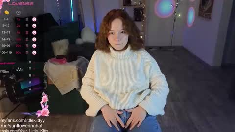 Snapshot of 819sunflowerinahat2016 chatting on October 28, 2:23 pm Cornelia and Dante online show from October 28, 2:23 pm