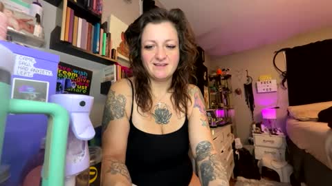 That girl online show from December 5, 9:43 am