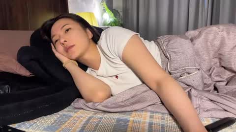lily online show from May 6, 11:31 pm