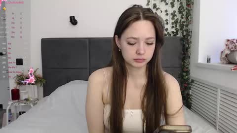 EMILY AND  MARCUS online show from October 26, 4:30 am