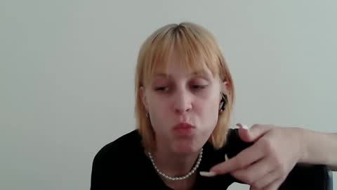 Snapshot of _abbby chatting on September 11, 12:16 pm Abby online show from September 11, 12:16 pm