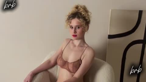 adel online show from October 7, 6:01 pm