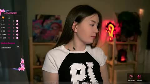 Snapshot of _aein_emy_ chatting on March 10, 1:56 am Emy and Alice online show from March 10, 1:56 am