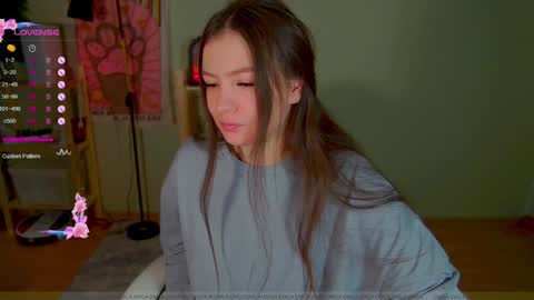 Snapshot of _aein_emy_ chatting on January 12, 2:56 am Emy and Alice online show from January 12, 2:56 am