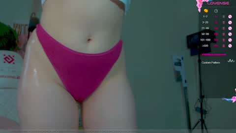 Snapshot of _aein_emy_ chatting on January 1, 7:09 am Emy and Alice online show from January 1, 7:09 am