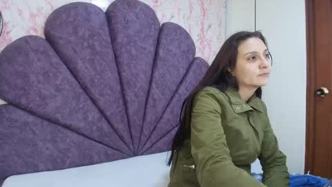 Snapshot of _alaia_collway_ chatting on September 29, 11:48 am  Alaia online show from September 29, 11:48 am