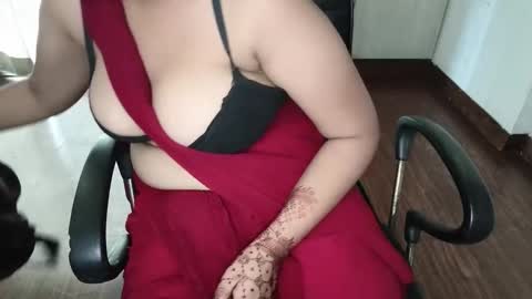 _aleena_ online show from October 13, 7:00 am