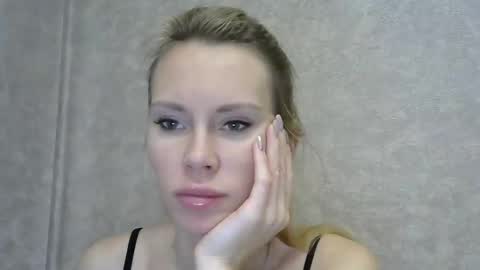 _alex1819 online show from December 22, 7:22 am