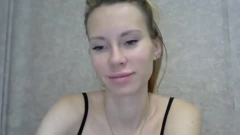 _alex1819 online show from December 19, 7:33 am