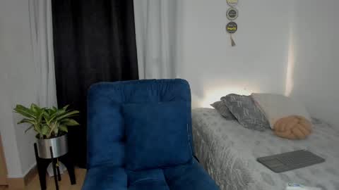 Snapshot of _alicelewis chatting on October 15, 11:02 am Alice online show from October 15, 11:02 am