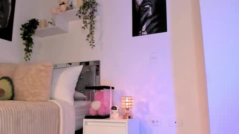 Snapshot of _alissonrose chatting on October 8, 10:47 pm Karo online show from October 8, 10:47 pm