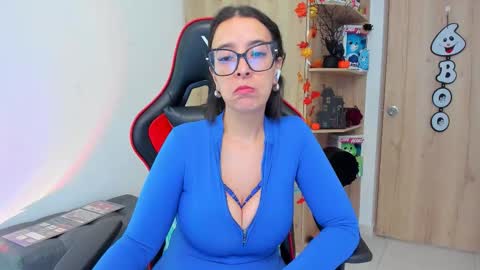 AMANDA online show from October 17, 5:05 pm