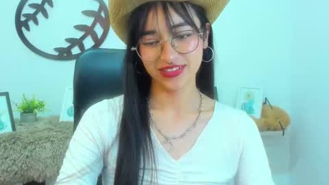 Snapshot of _amatista_fire chatting on October 22, 2:55 pm _amatista_fire online show from October 22, 2:55 pm