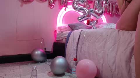 Amelie online show from November 30, 2:32 pm