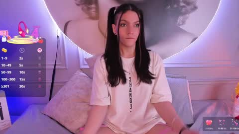 Amy  online show from March 8, 7:40 pm