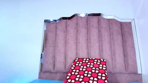 Snapshot of _aniisha_ chatting on October 18, 7:26 pm Any online show from October 18, 7:26 pm