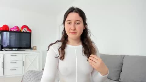 Anna online show from March 28, 10:59 am