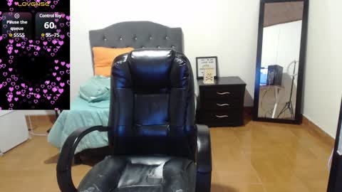 Snapshot of _anne_hot chatting on December 28, 11:52 am Anne online show from December 28, 11:52 am