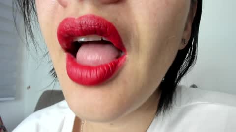 antonia online show from December 24, 10:22 am