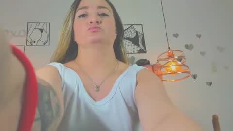 Snapshot of _antonella_11 chatting on October 4, 1:44 am _antonella_11 online show from October 4, 1:44 am