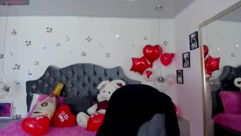 Snapshot of _antonnela_ chatting on February 22, 2:27 pm antonnela online show from February 22, 2:27 pm