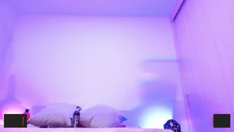 Snapshot of _ariana_lopez_ chatting on October 9, 11:25 am Ariana online show from October 9, 11:25 am