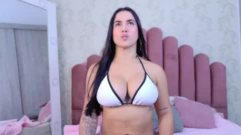 Queen Cruz online show from November 23, 8:21 pm